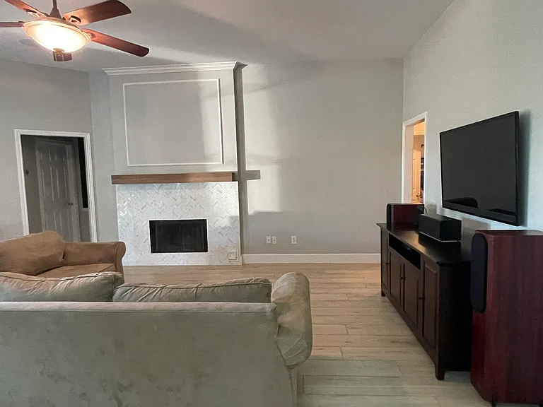 2838 Five Oaks Dr — Photo 10