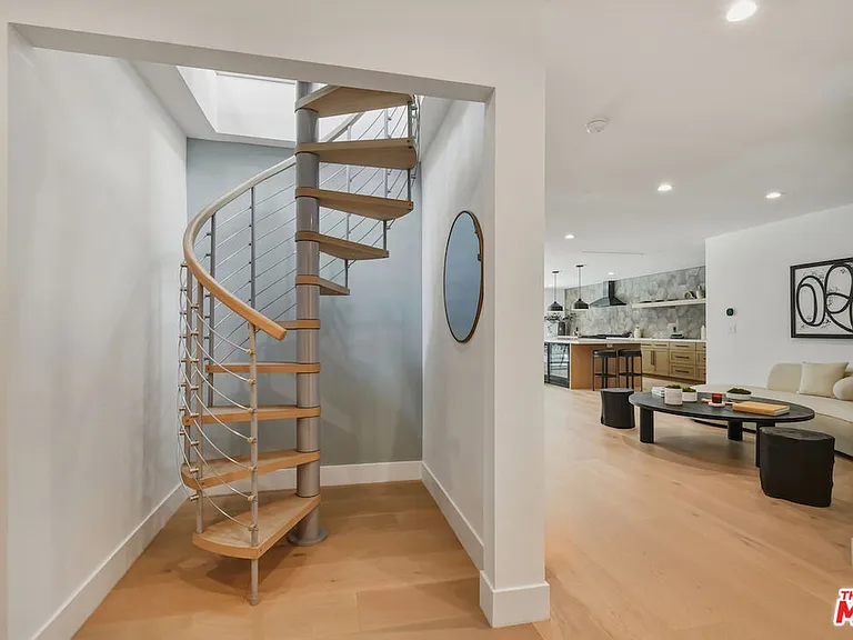 3721 Woodcliff Rd — Photo 24