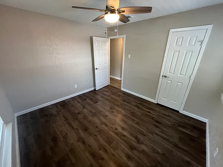 2301 Proctor St — Photo 14