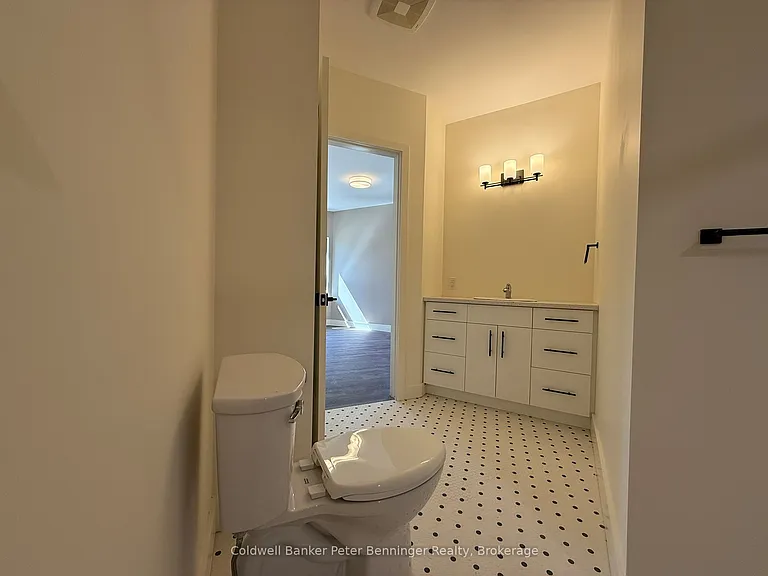 604 Queen St S #109 — Photo 20