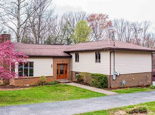 886 Shaffer Ln, Morgantown, WV 26508