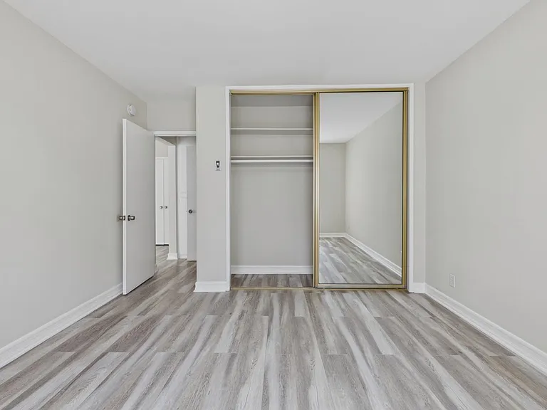 115 Doheny Apartments — Photo 65