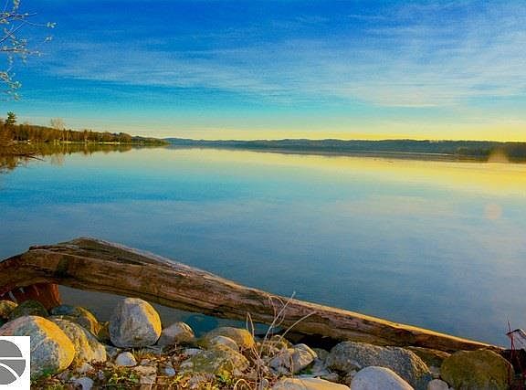 4th image of 3793 S Lake Shore Dr