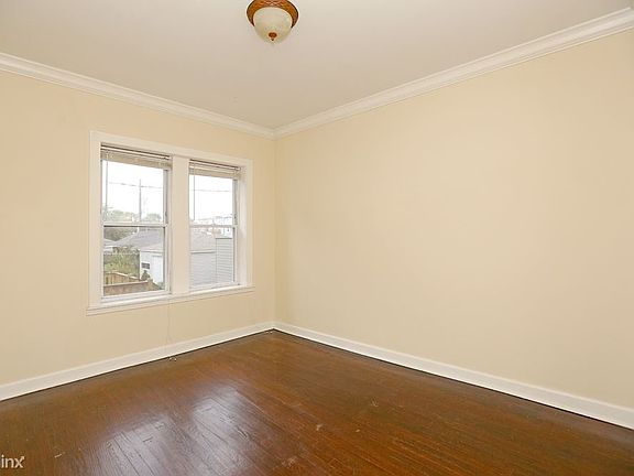 4th image of 2440 N Hamlin Ave #1BA