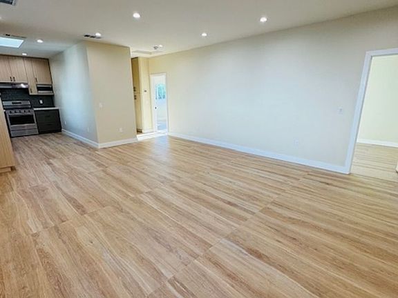 5th image of 1109 W Angeleno Ave
