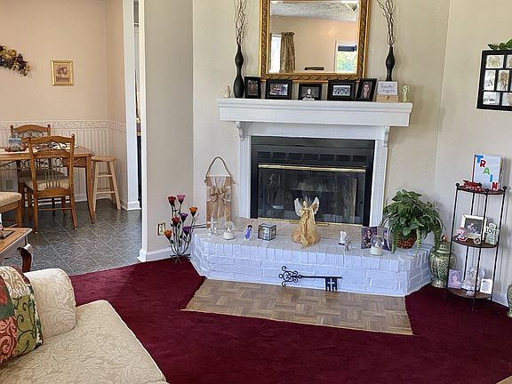 3rd image of 409 Bluegrass Ct