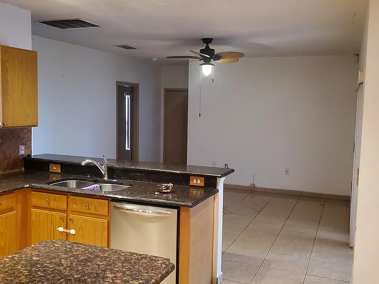 949 Van Loon Ct — Photo 5