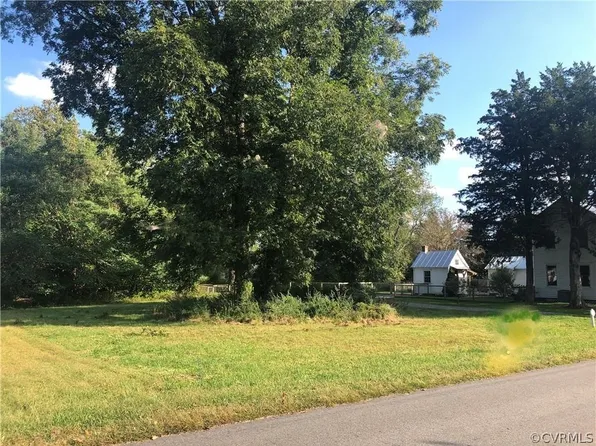 299 King Carter Dr, Irvington, VA 22480