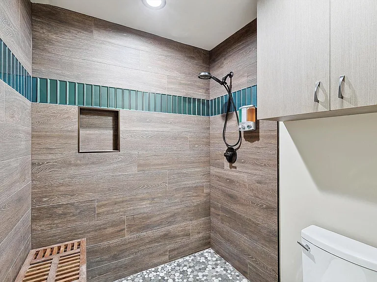 15305 Plum Ln — Photo 26