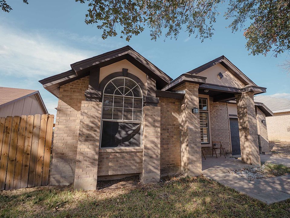 1st image of 1410 Longhorn Dr
