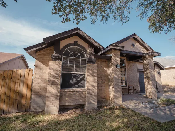 1410 Longhorn Dr, Laredo, TX 78045