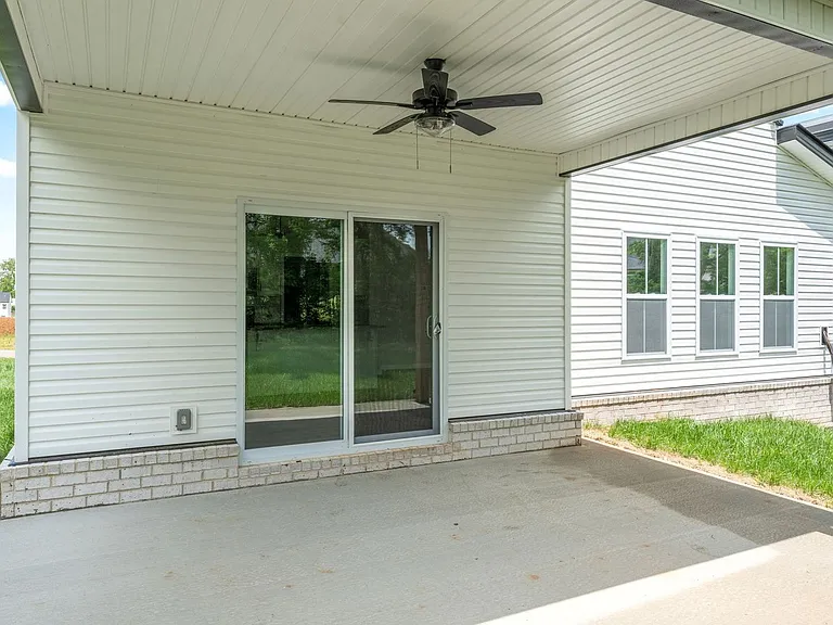 217 Wesson Dr — Photo 32
