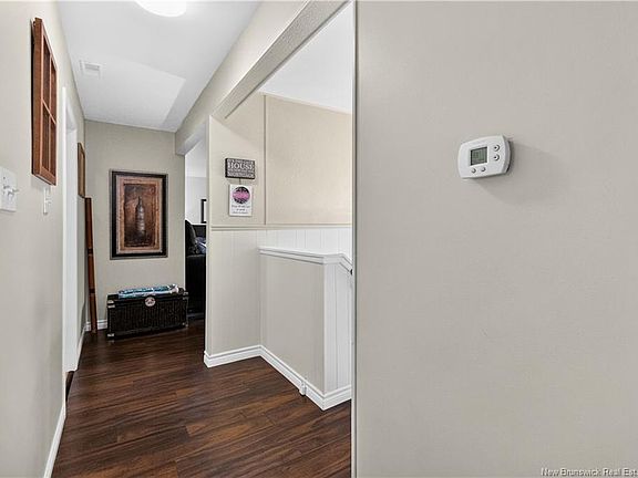5th image of 220 Ogden Dr