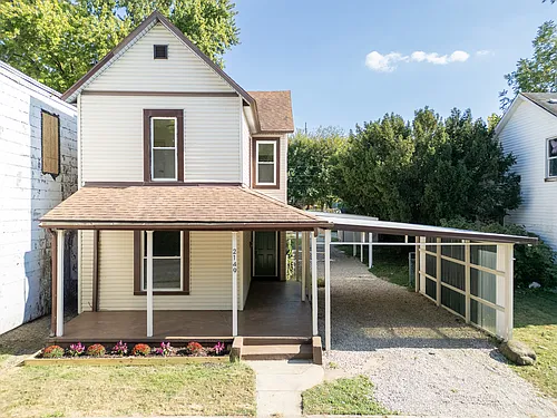 2149 Larch St Photo 1