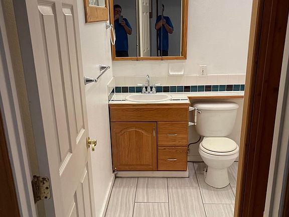 3rd image of 219 Belmont Ave E APT 4