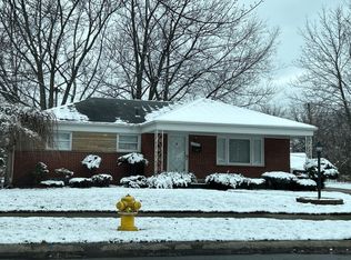 22821 Pleasant Ave, Eastpointe, MI 48021