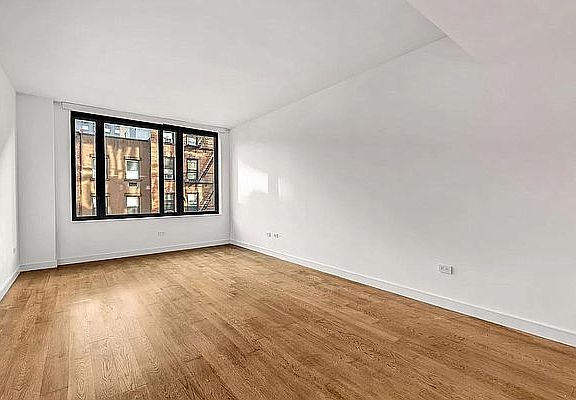 4th image of 211 E 13th St #4E