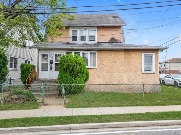 230 Broadway, Lynbrook, NY 11563