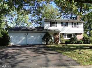 325 S 10th St, Quakertown, PA 18951