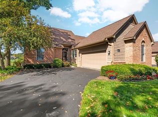 4760 Sawgrass Dr E, Ann Arbor, MI 48108