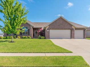 4443 Somerset Dr, Brookline, MO 65619