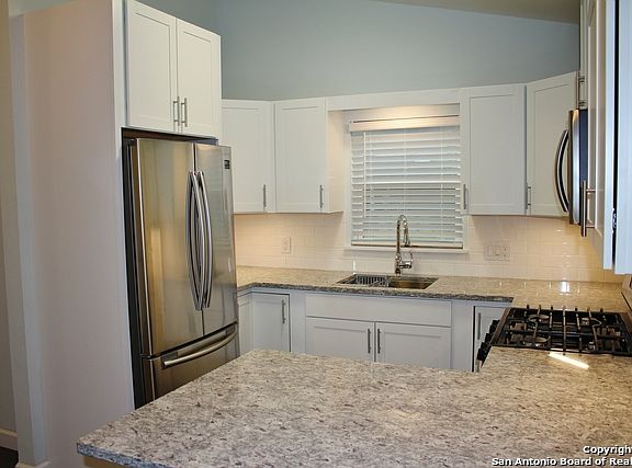 3rd image of 517 E Mistletoe Ave APT B