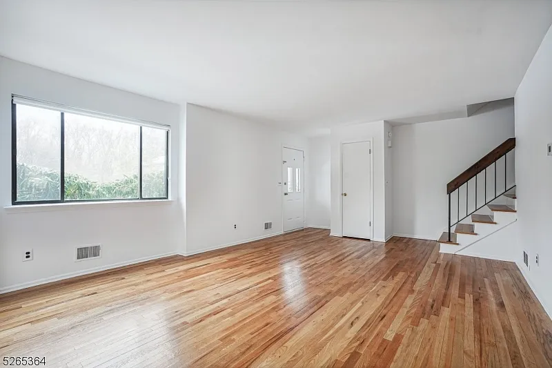 2 bed, 3.5 bath, $3,500 — Photo 3