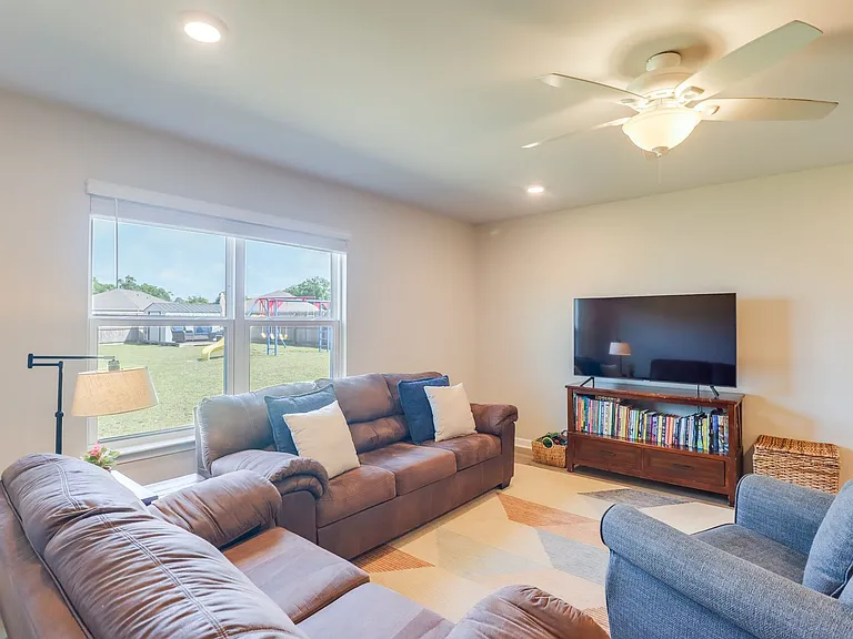 1033 Enclave Cir — Photo 15