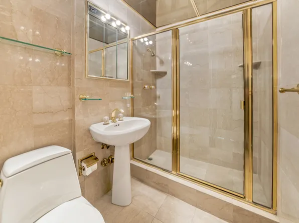 50 Sutton Place South image 5 of 11