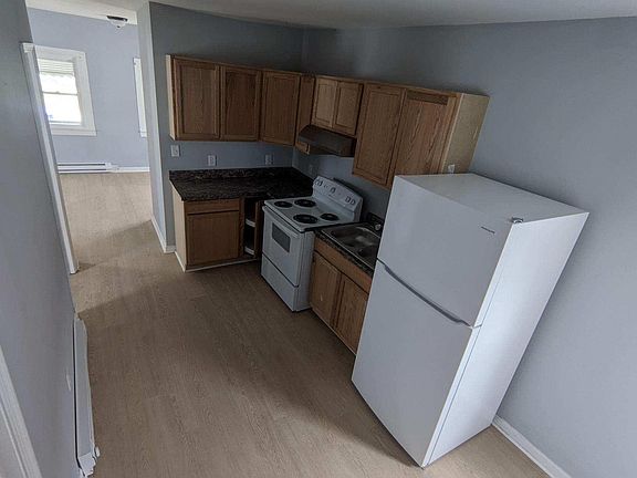 4th image of 2805 Chicago Ave