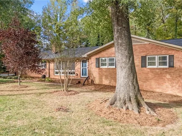223 S Westwood Ave, Thomasville, NC 27360