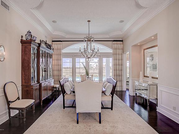 5th image of 812 Hawks Nest Ct