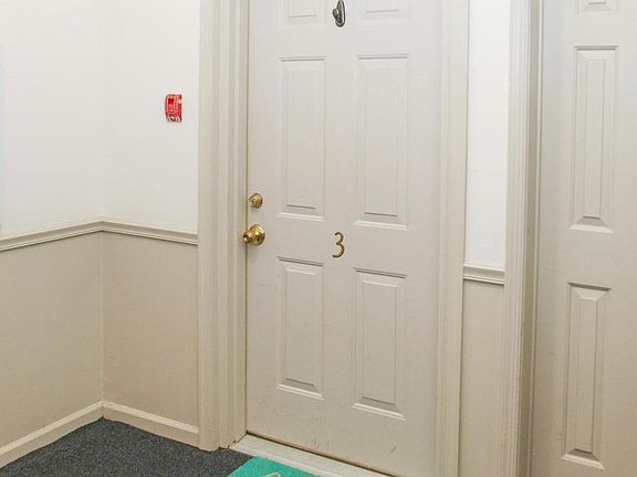 3rd image of 5003 Birch Cir