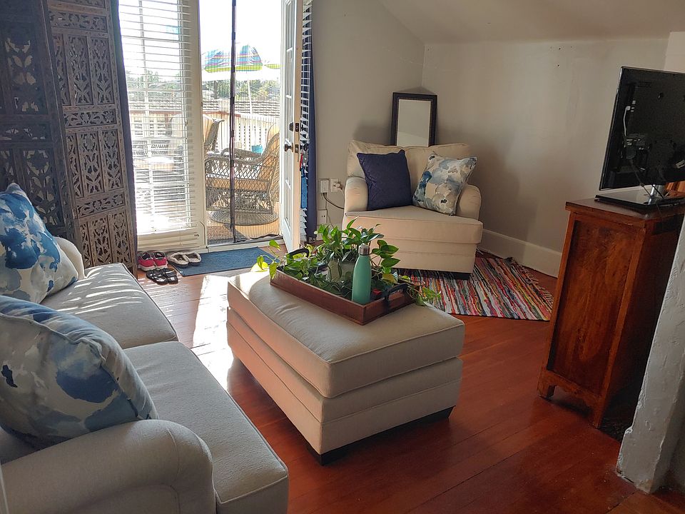 2nd image of 1838 Bancroft St #2