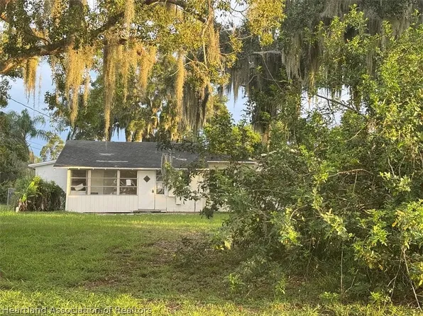 110 S Winona Ave, Lake Alfred, FL 33850