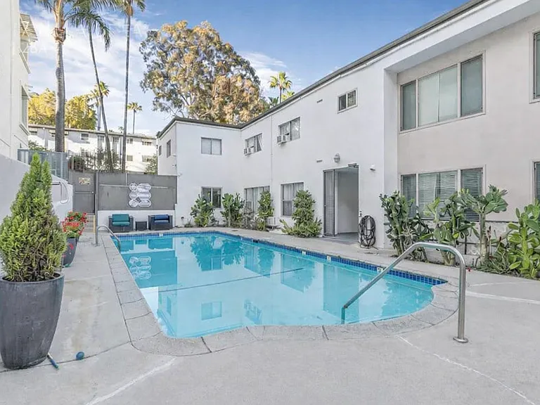 1837 N La Brea Ave #3 — Photo 10