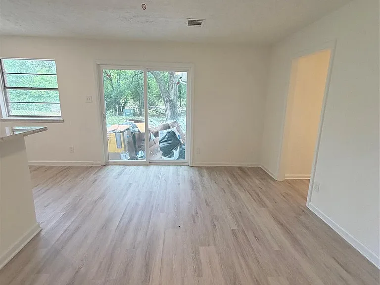5011 Brisbane Dr — Photo 10