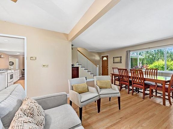 3rd image of 434 Craycroft Dr