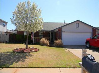 1212 24th St, Moore, OK 73160