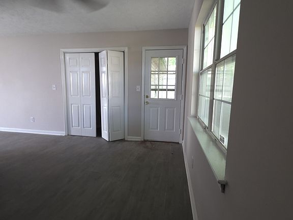 4th image of 1735 Fox Chase Ct SE