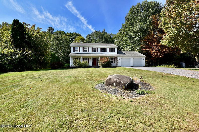 3rd image of 26 Gates Avenue
