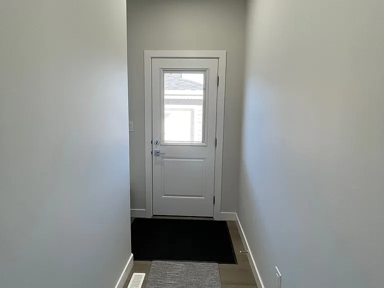 120 Bluff Cv — Photo 15