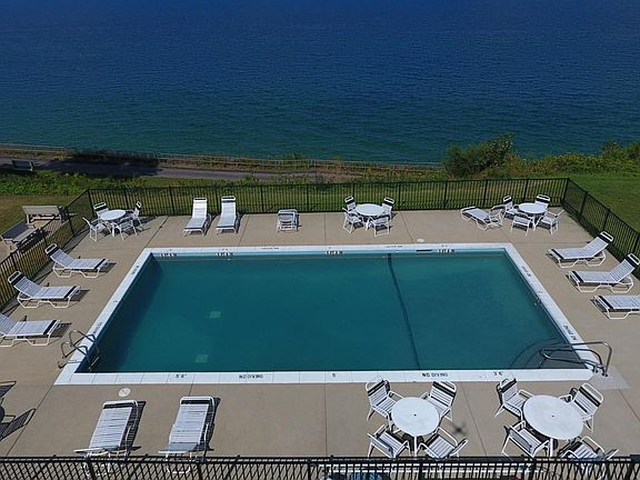 5th image of 3616 Lakeshore Dr APT E10