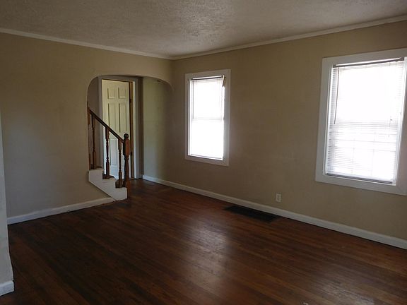 3rd image of 937 Bellevue Ave