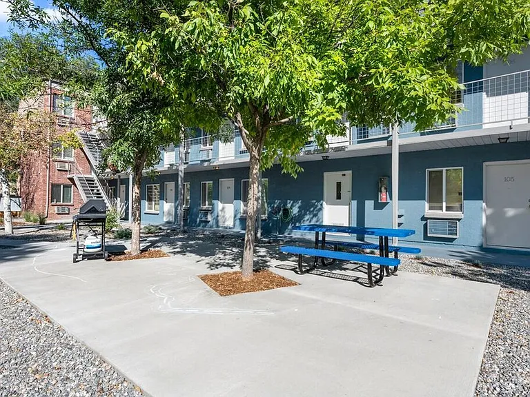 Cresta Run Apartments — Photo 10