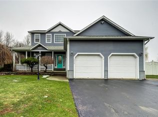 6049 Lisi Gardens Dr, North Syracuse, NY 13212
