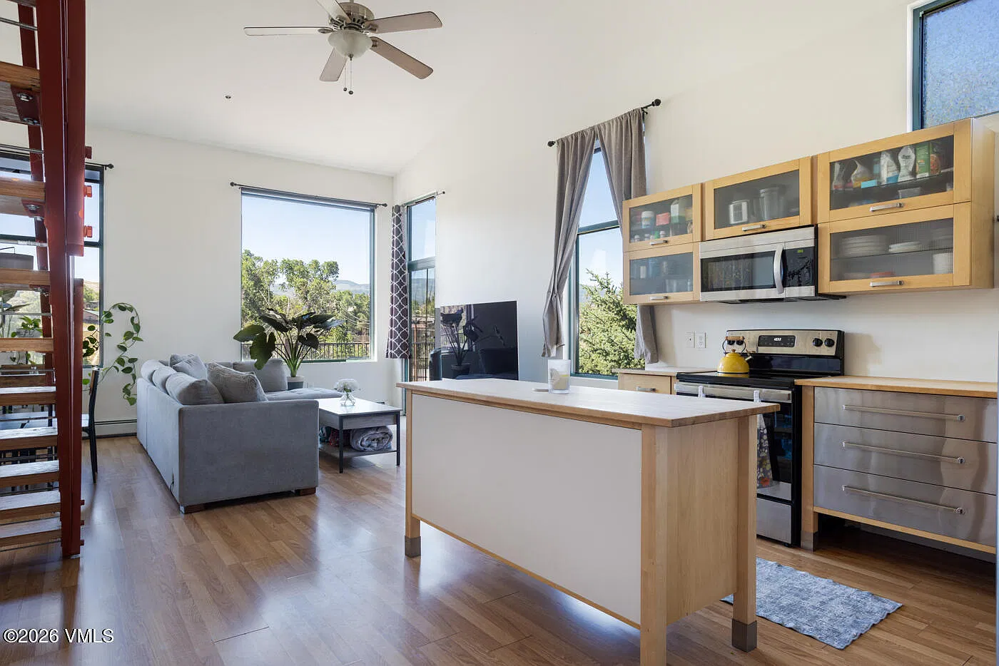2 bed, 2.0 bath, 1305 sqft, $3,200 — Photo 4