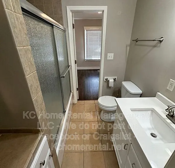 1227 E 22nd Ave — Photo 15