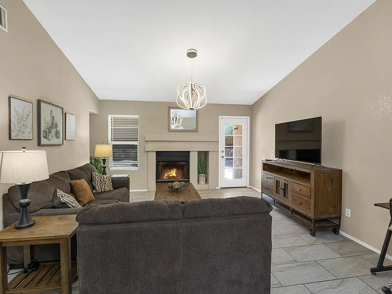 4285 W Plantation St — Photo 11
