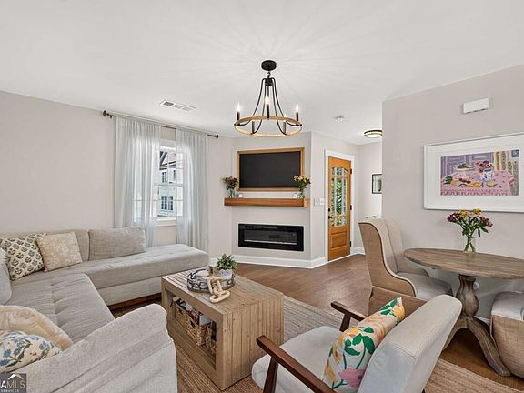 4th image of 414 Rigby St NE